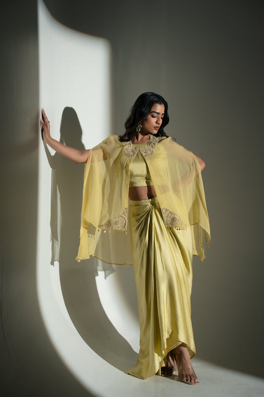 Inaya Cape & Skirt Set - M