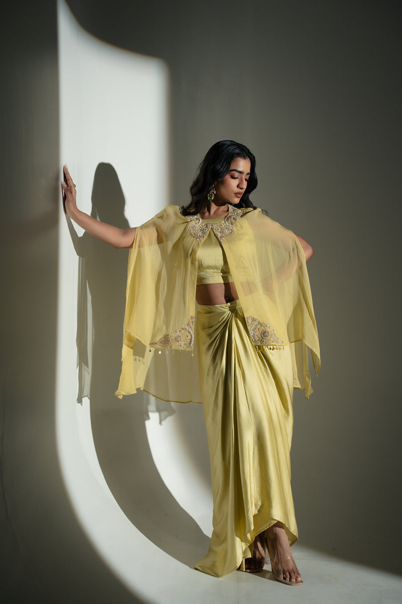 Inaya Cape & Skirt Set - M